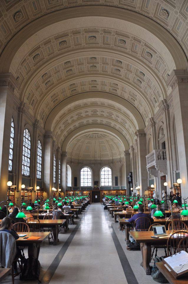 Salle de lecture de la Boston Public Library.