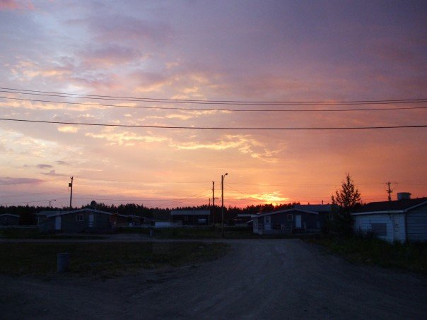 Le soleil ne se couche pas totalement à Yellowknife en juillet.